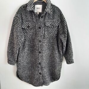 ONLY Women's L Monochrome Checkered Shacket